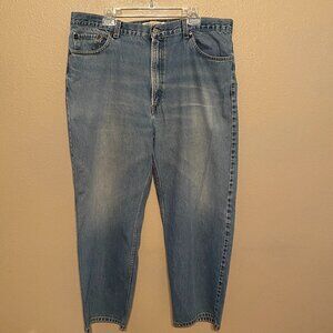 Levi’s 550 Men's Relaxed Fit Medium Wash Blue Denim Jeans Size 42x30